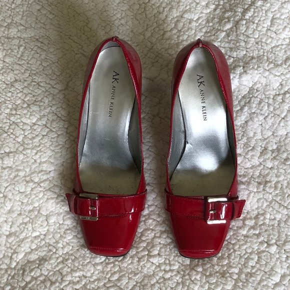 Anne Klein red patent leather heels, size 7-1/2 - Picture 2 of 10